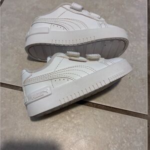 Puma Toddler White Leather Low Top Sneakers with Velcro Straps